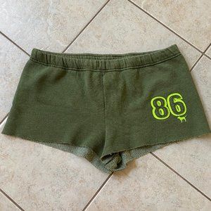 VS PINK - Green shorts